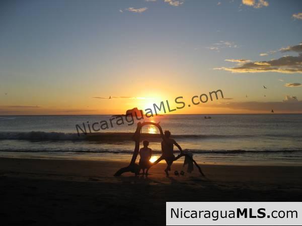 Rustic Marsella Beachfront Opportunity - Image 5