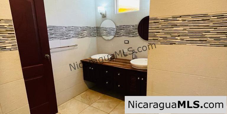 6.1 2 Bedroom Las Escadas Townhouse For Sale Close to Town - Image 17