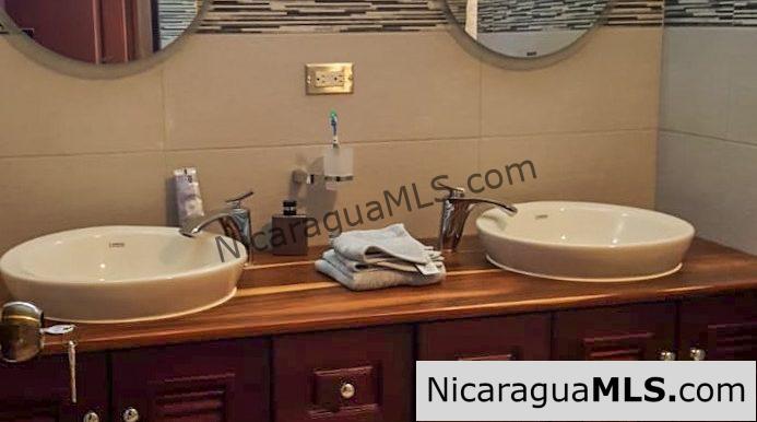 6.1 2 Bedroom Las Escadas Townhouse For Sale Close to Town - Image 15
