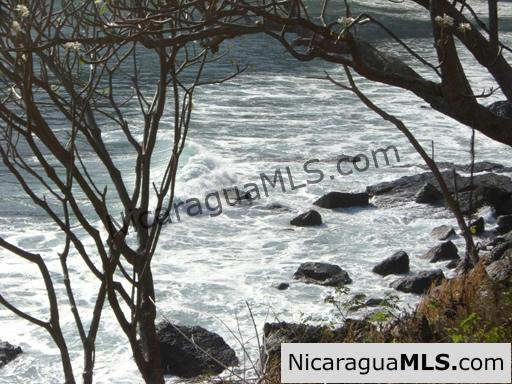 SOLD : Cliff-Front at Guacalito de La Isla - Image 2