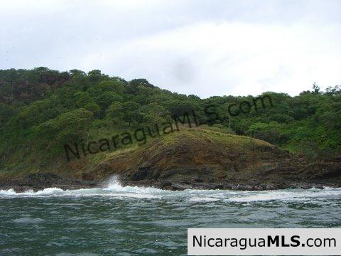 SOLD : Cliff-Front at Guacalito de La Isla - Image 3