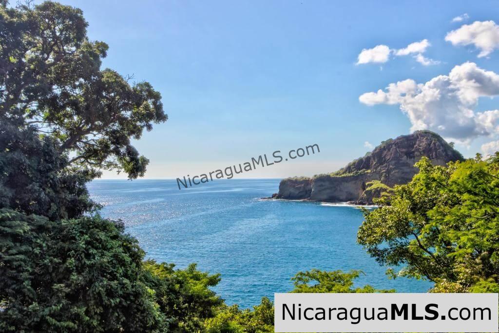 Vista Bahia, four bedroom house in Redonda Bay - Image 3