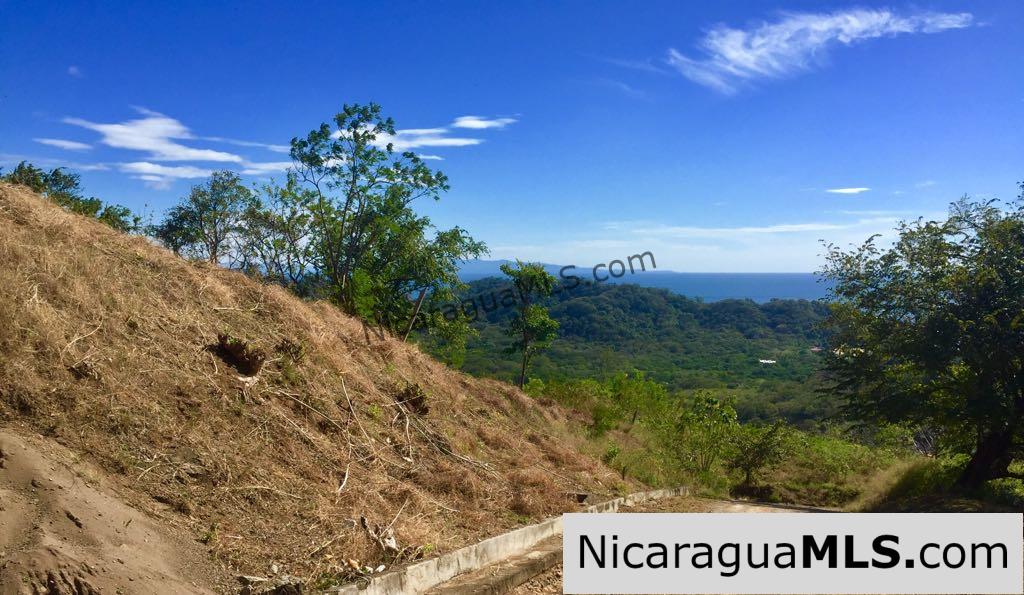 Amazing views of Playa Maderas and Costa Rica - Image 11