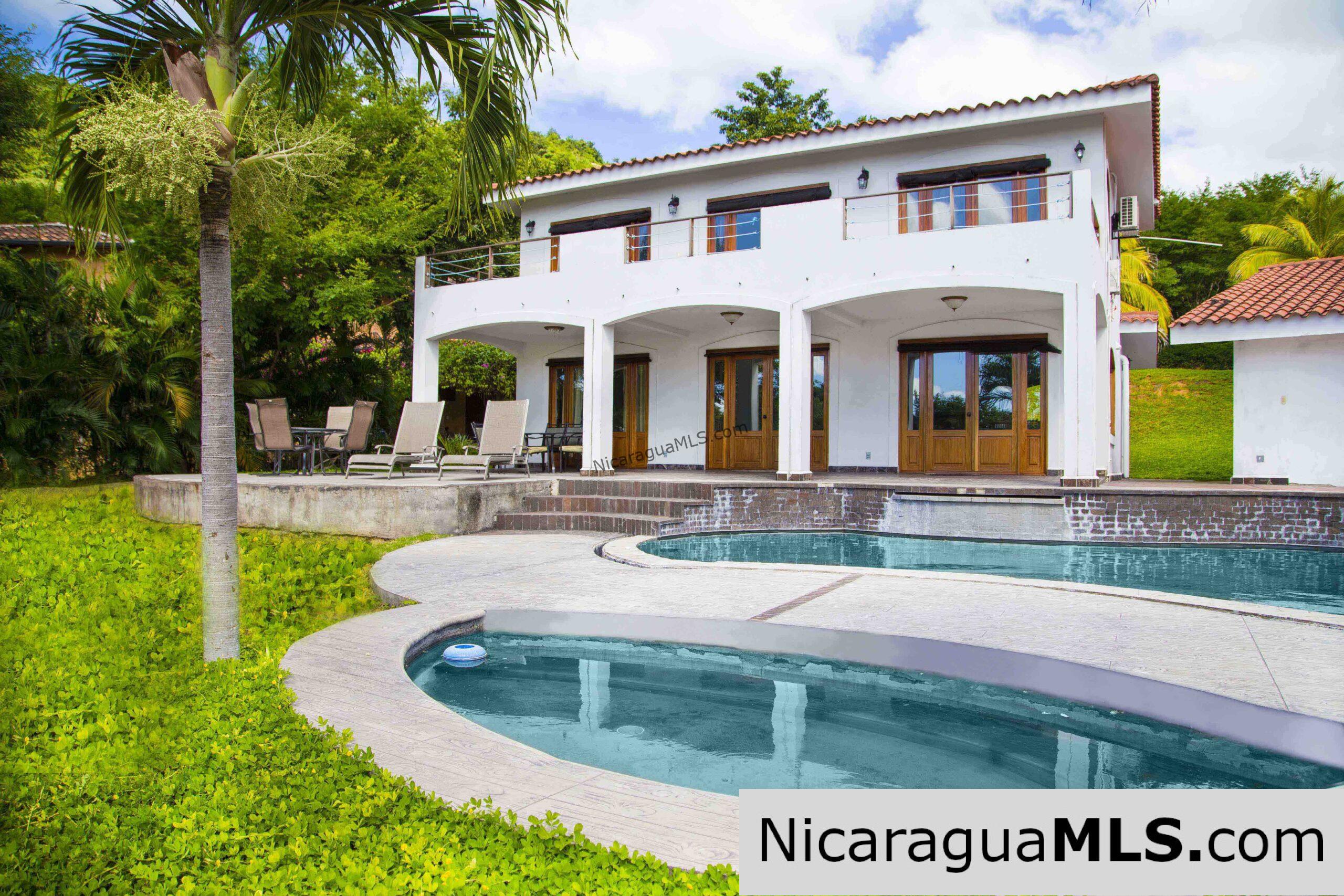 Luxury House in Lomas de Palermo - Image 5
