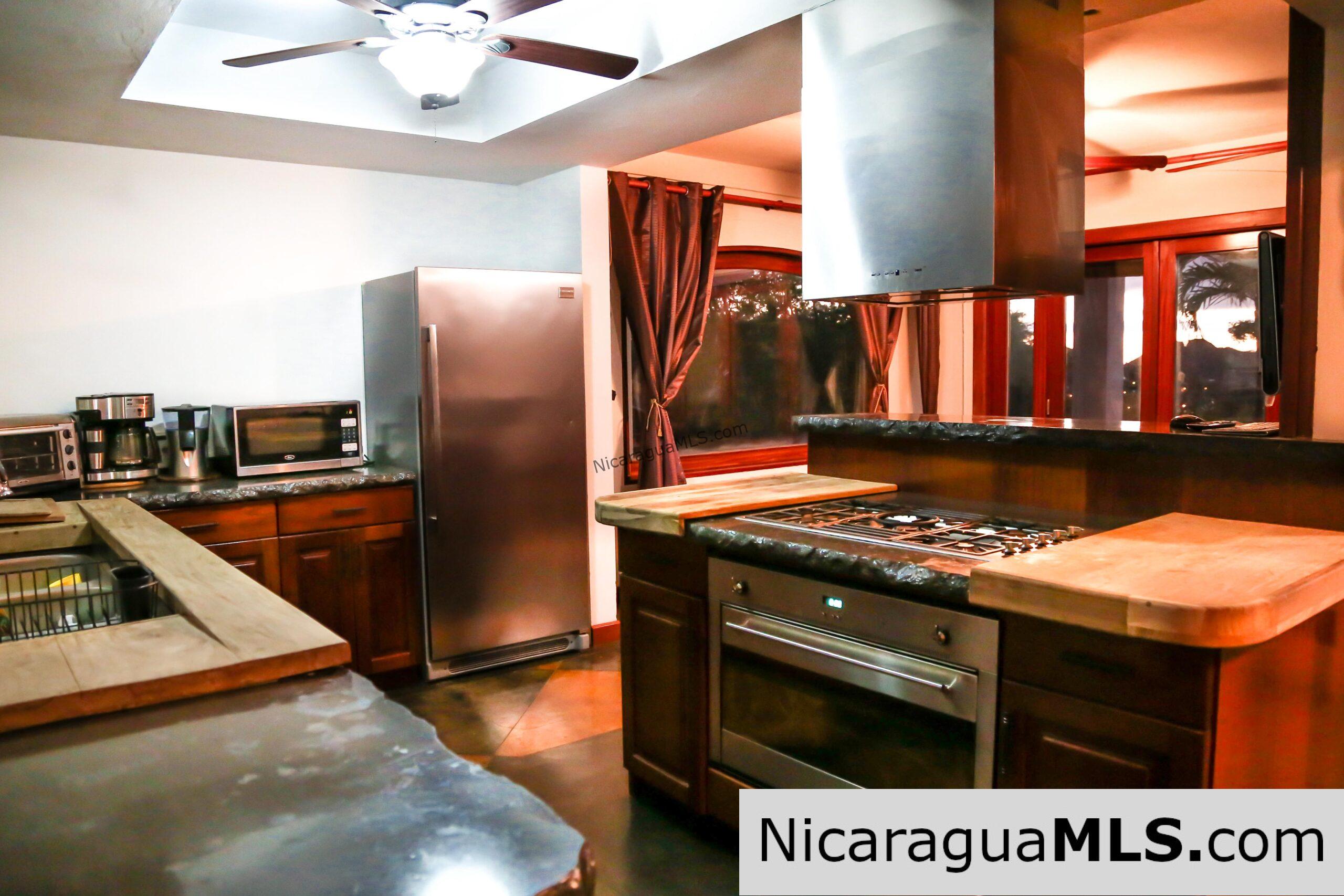Luxury House in Lomas de Palermo - Image 10