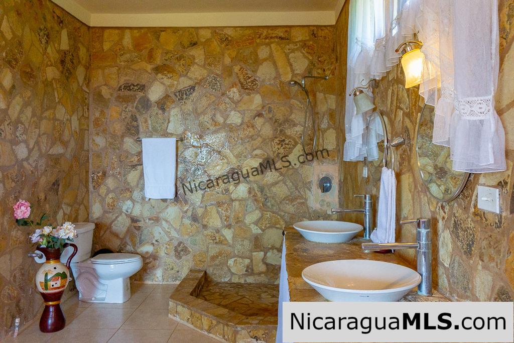 Casa Carmella 5 Bedroom House for Rent at Los Miradores - Image 8