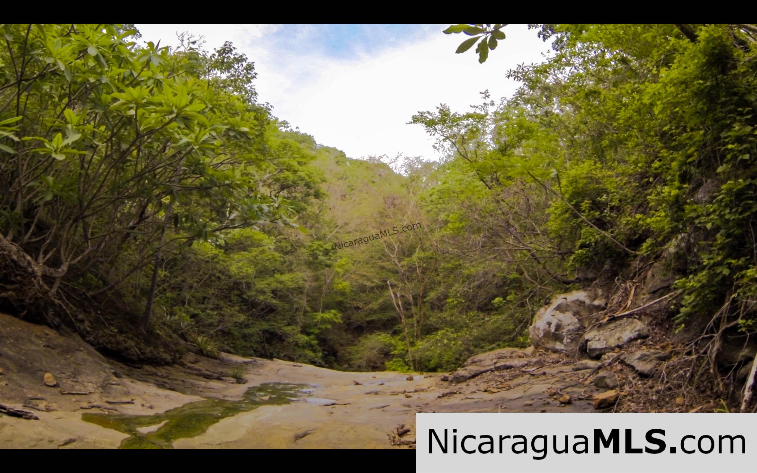 Discounted Lots near Playa Hermosa. - Image 15