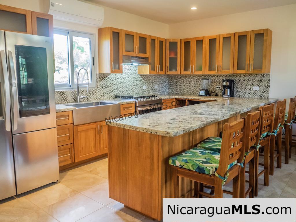 6.2 Las Escadas First Floor 2 Bedroom Condo in a Convenient Location - Image 4