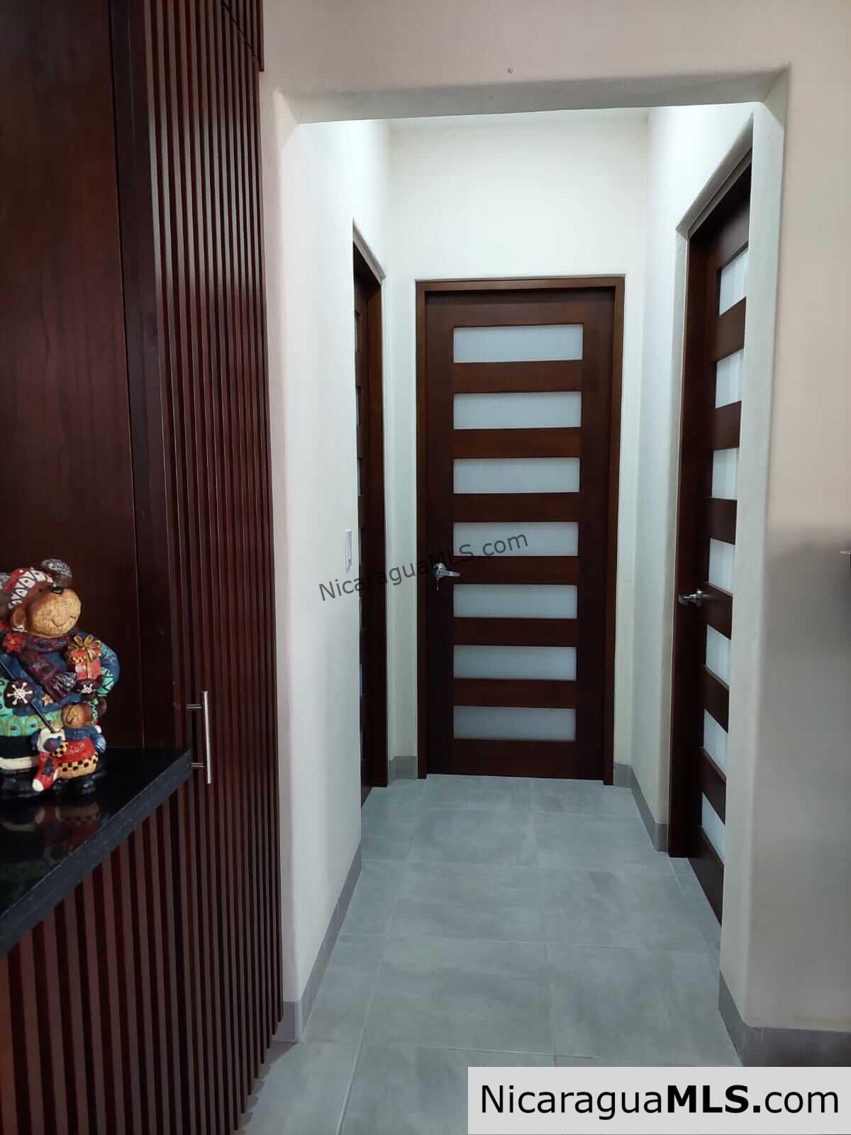 Las Escadas- One & two bdrm Condos - Image 12