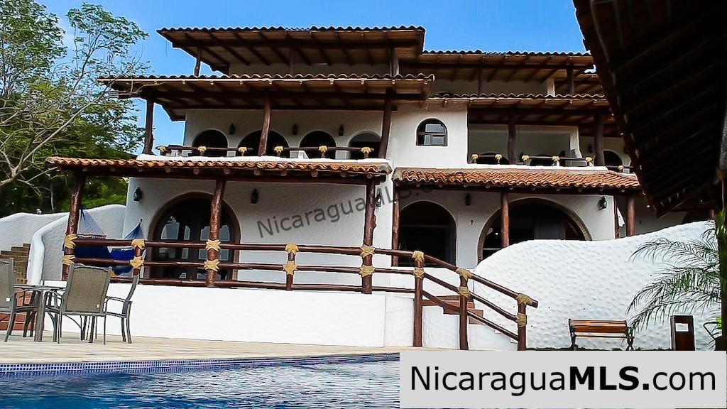 Las Villas Coral Villas for Long Term Rent in Pelican Eyes - Image 2
