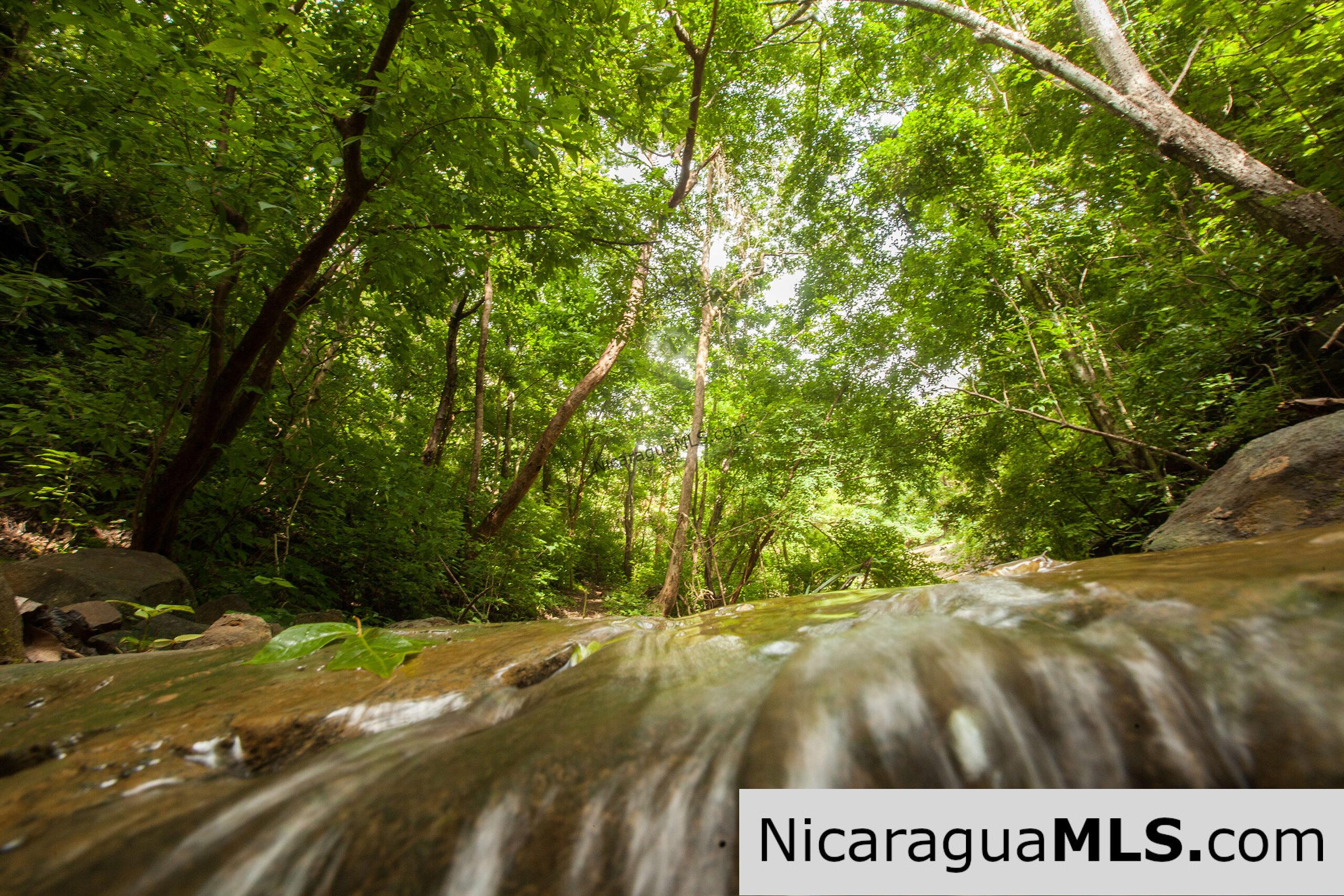 Discounted Lots near Playa Hermosa. - Image 11