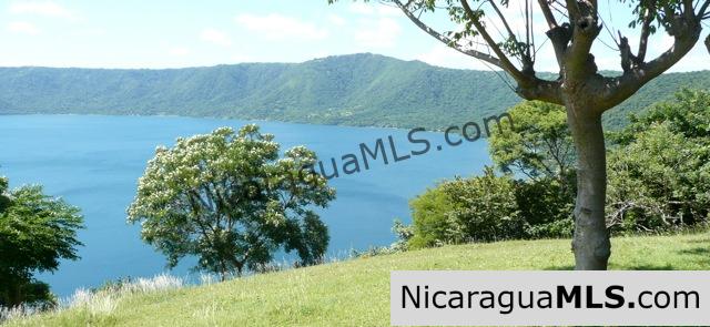 7 Acres of Lakefront at Laguna de Apoyo