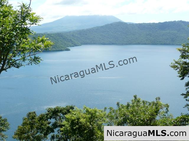 7 Acres of Lakefront at Laguna de Apoyo - Image 6