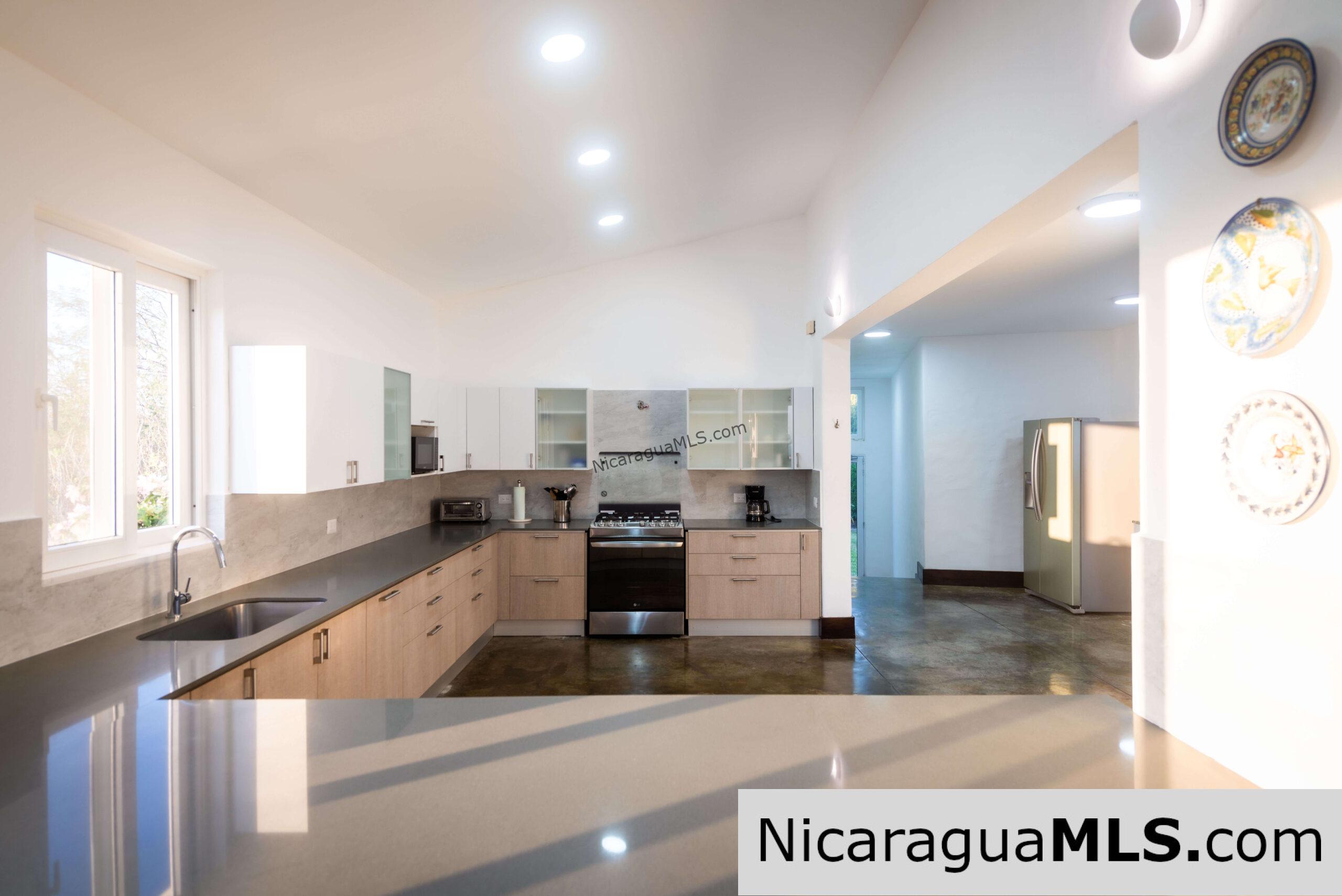 Casa Paulina a luxury home at Lomas de San Juan - Image 16