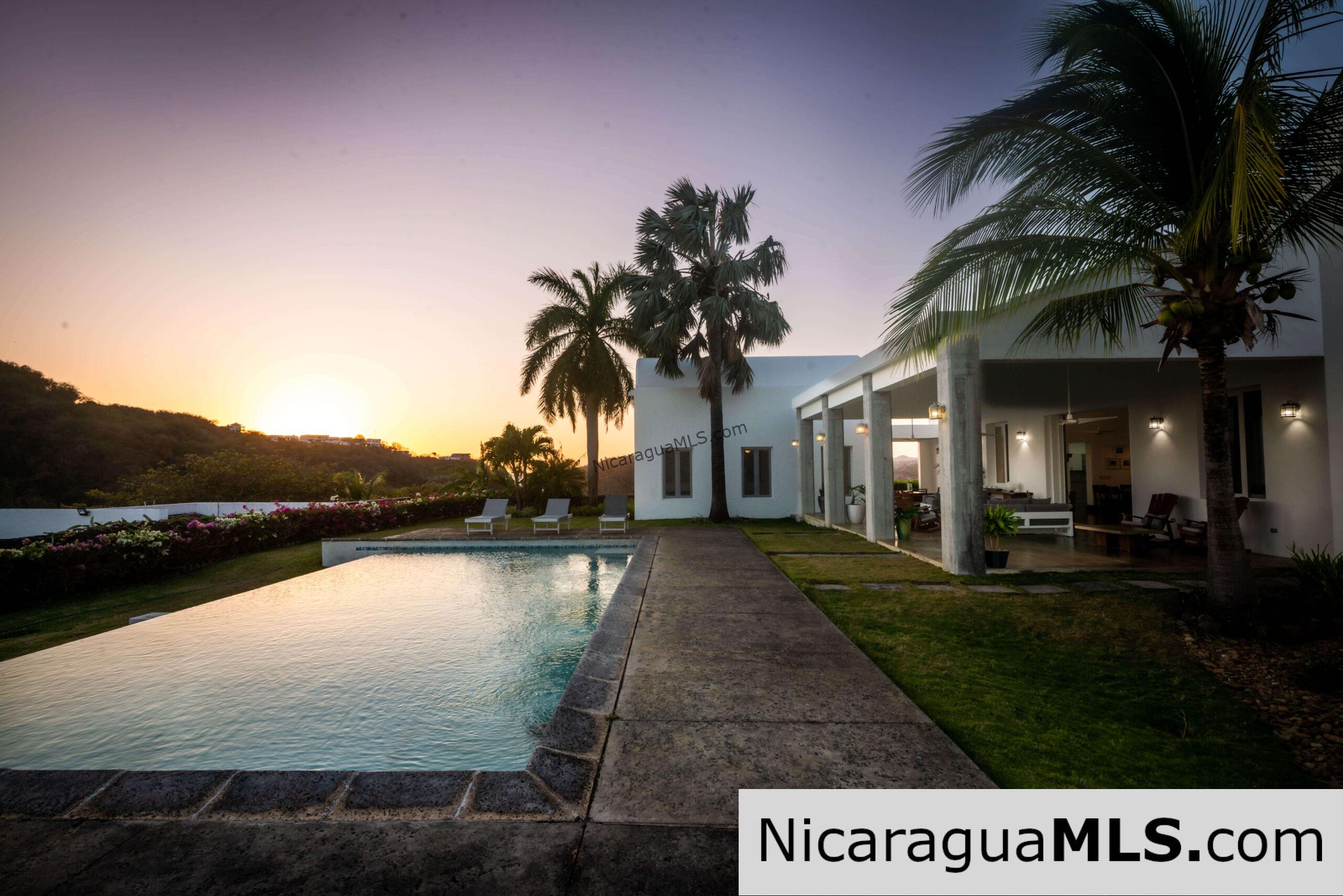 Casa Paulina a luxury home at Lomas de San Juan - Image 4