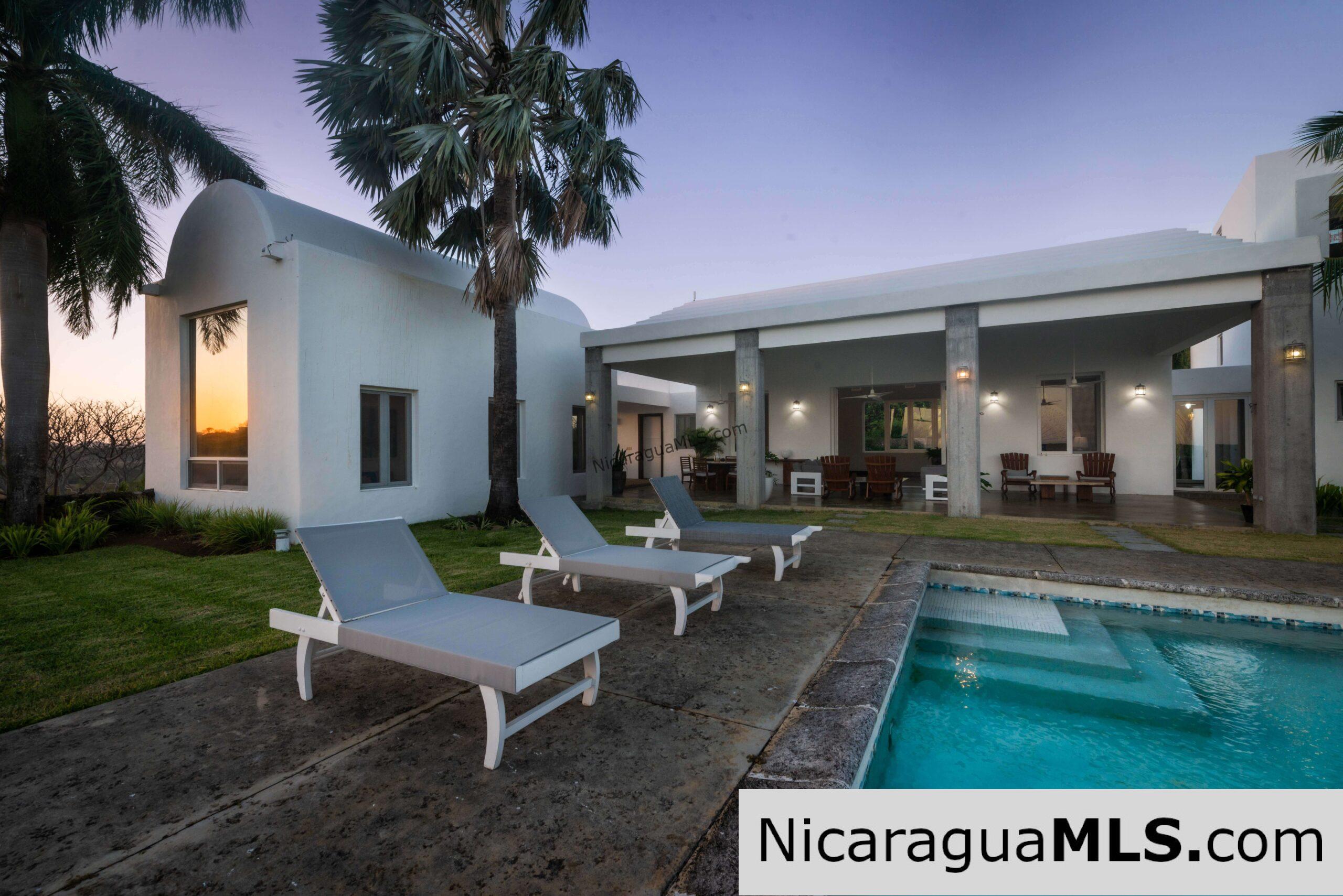 Casa Paulina a luxury home at Lomas de San Juan - Image 5