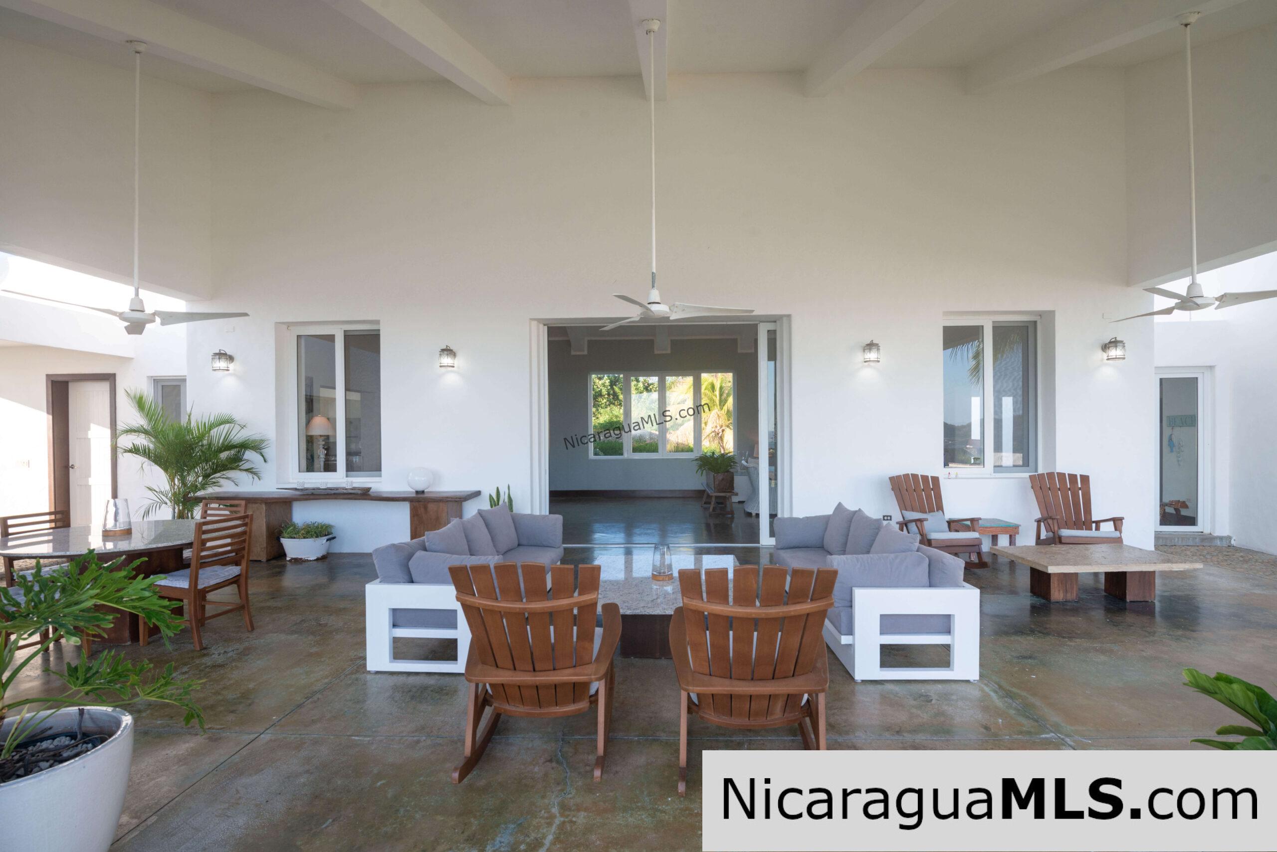 Casa Paulina a luxury home at Lomas de San Juan - Image 11