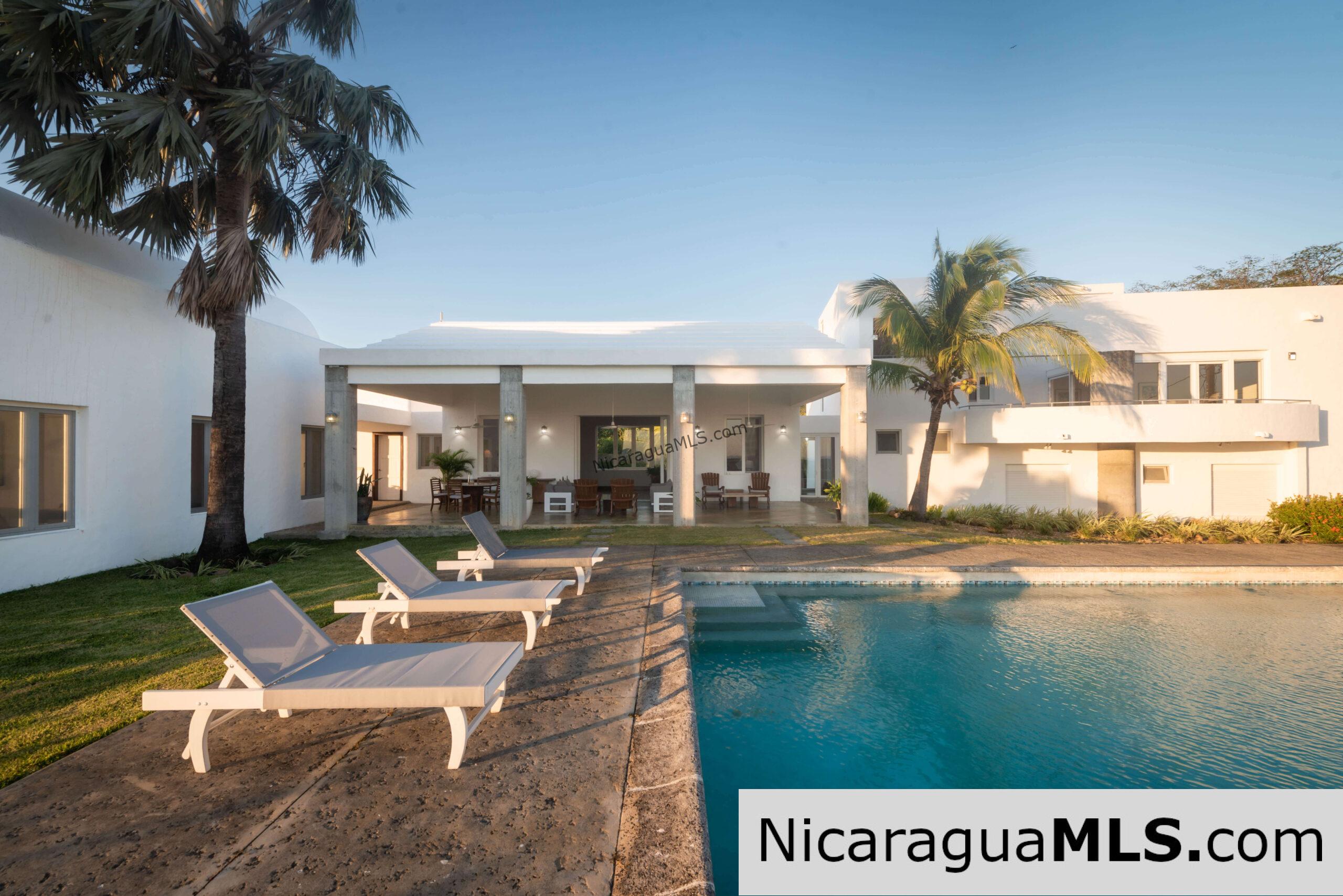 Casa Paulina a luxury home at Lomas de San Juan - Image 8