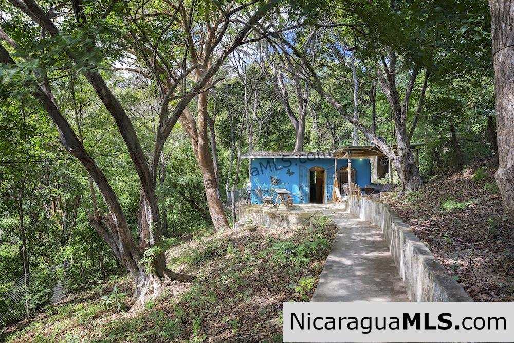 Surf House Bungalow near Two Beaches in San Juan Del Sur - Image 3