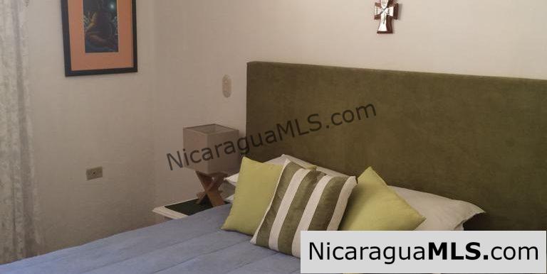 Large Apartment in Town Across the Beach - Image 20
