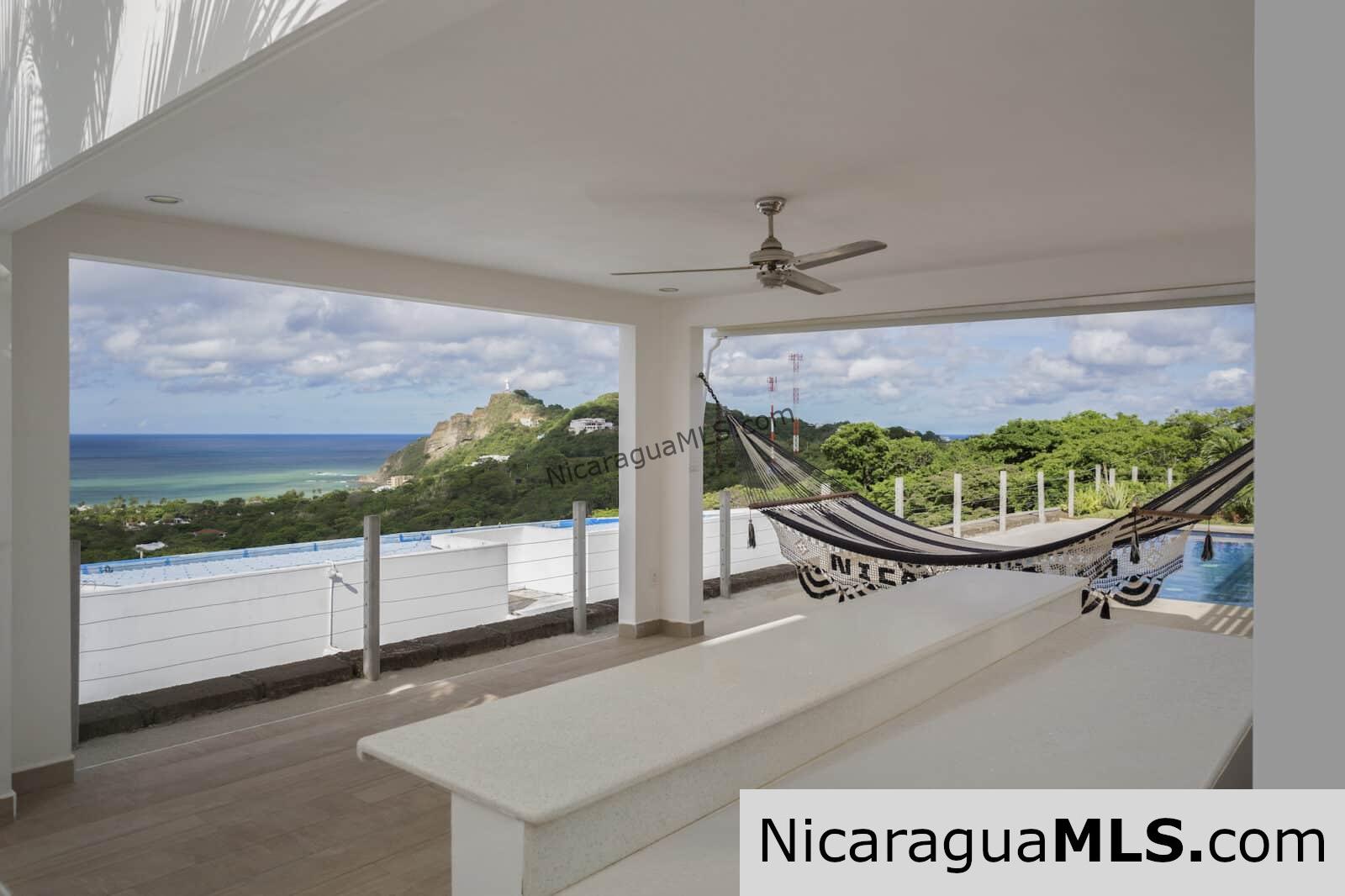 Stunning Oceanview Modern Home - Image 12