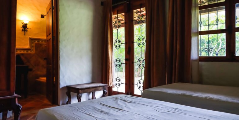 Traditional Spanish Hacienda set on 5 acres - Image 7