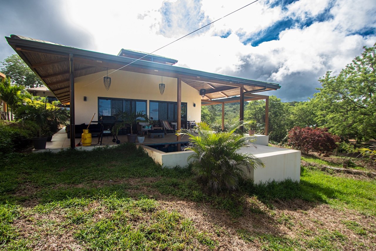 SOLD - Stylish Two-Bedroom Bungalow with Pacific Ocean Views - Image 19