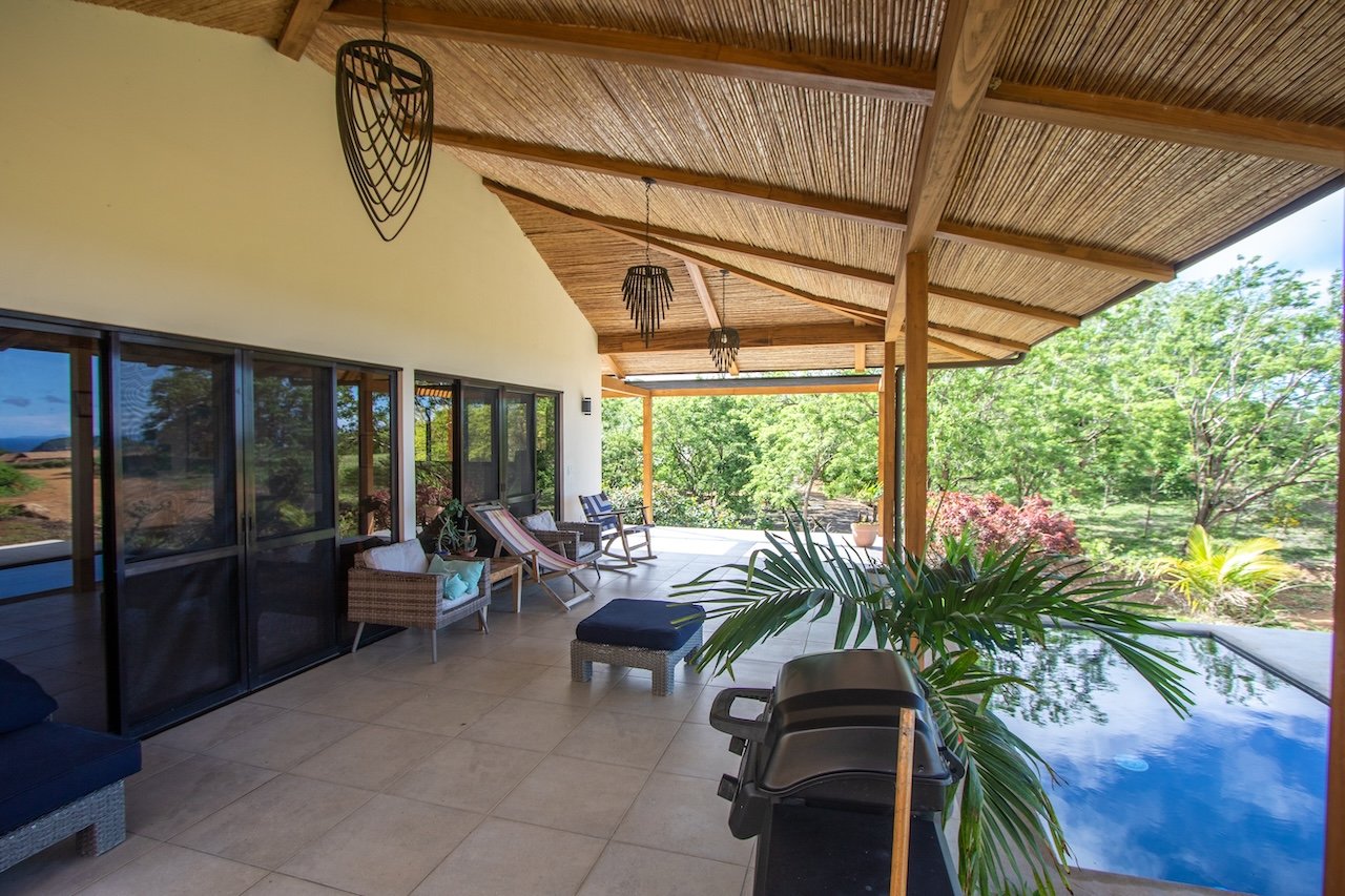 SOLD - Stylish Two-Bedroom Bungalow with Pacific Ocean Views - Image 4