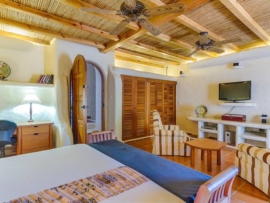 SOLD - Oceanview Luxury Compound at Pelican Eyes - Image 30