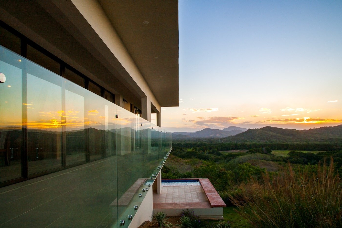 Casa Wahoo, Above the Surf - Image 4