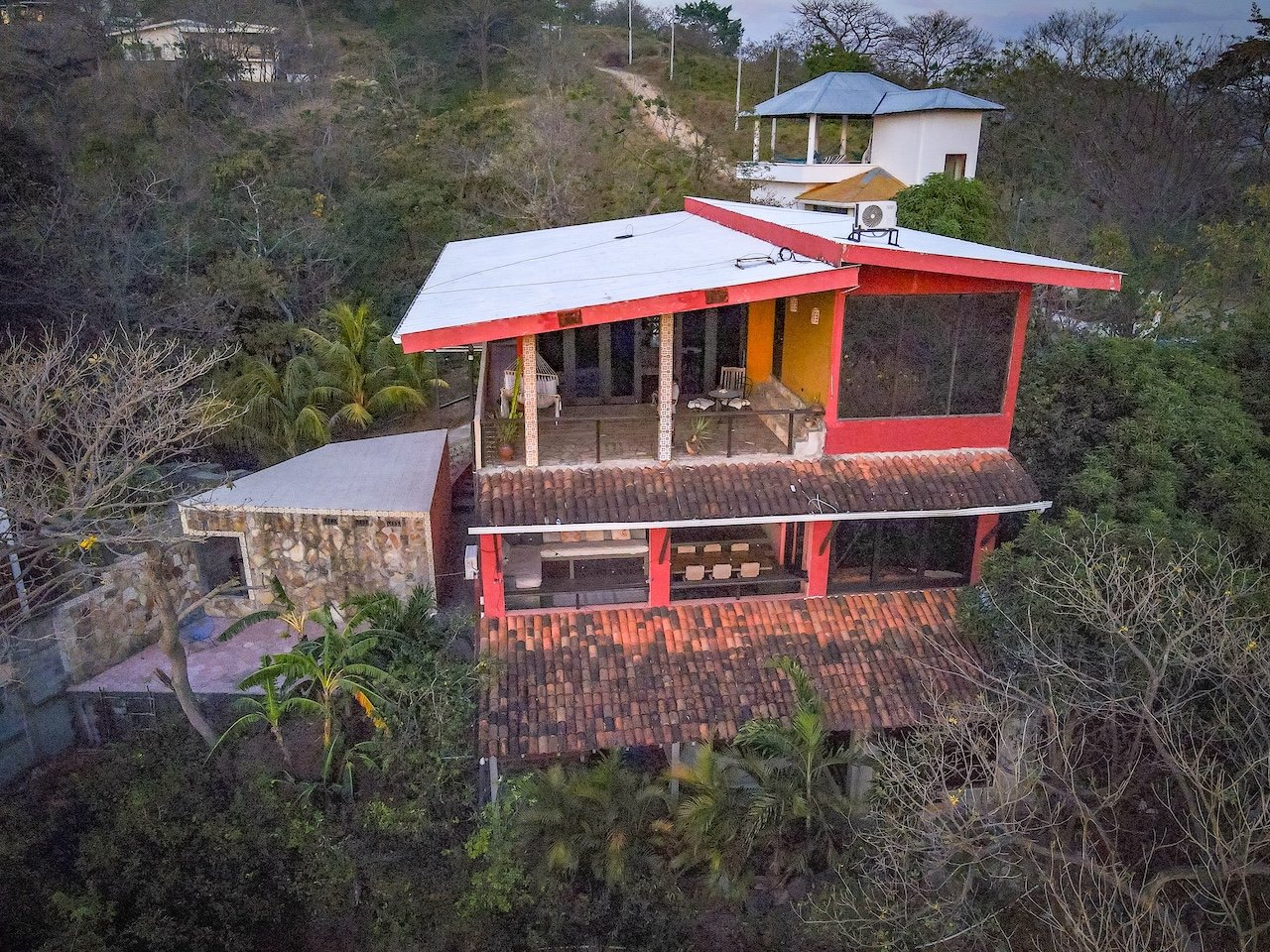 Casa del Arte above Playa Maderas, in San Juan del Sur