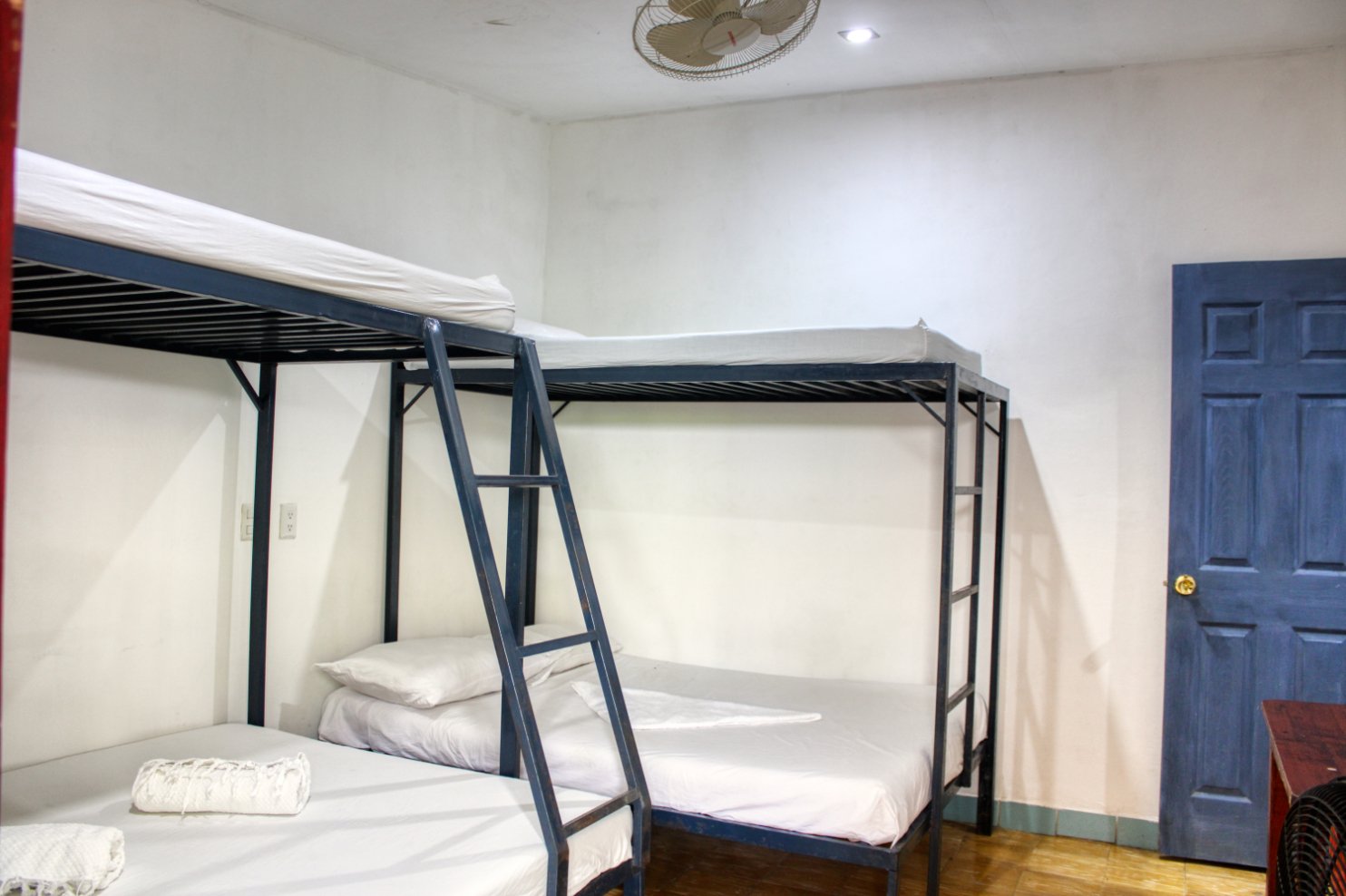 SOLD - Massive beachfront hostel for sale! - Image 9