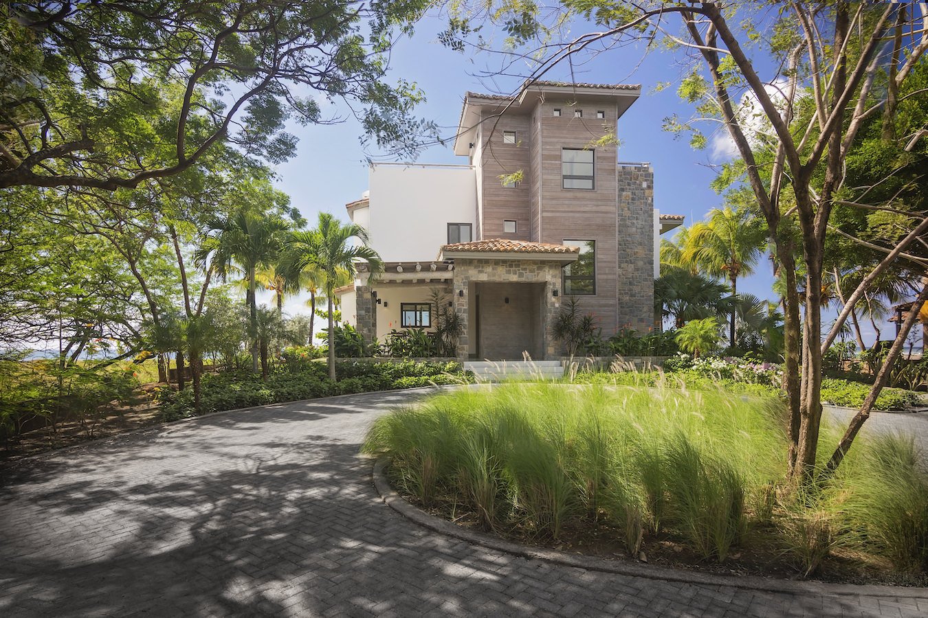 Hacienda Iguana Beachfront House - Image 2