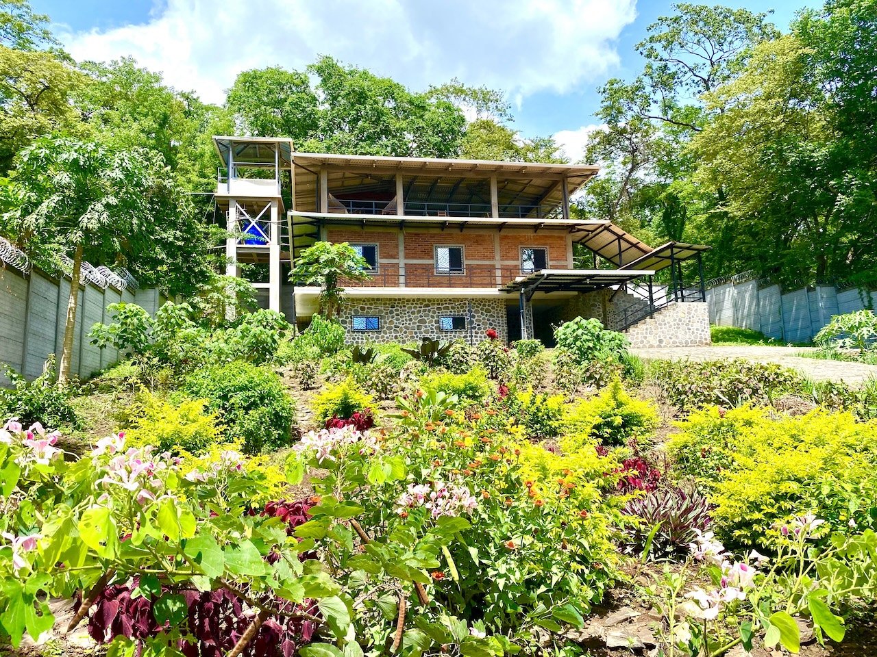 Modern Ometepe Island Home with Volcano Views – Rivas, Nicaragua - Image 2