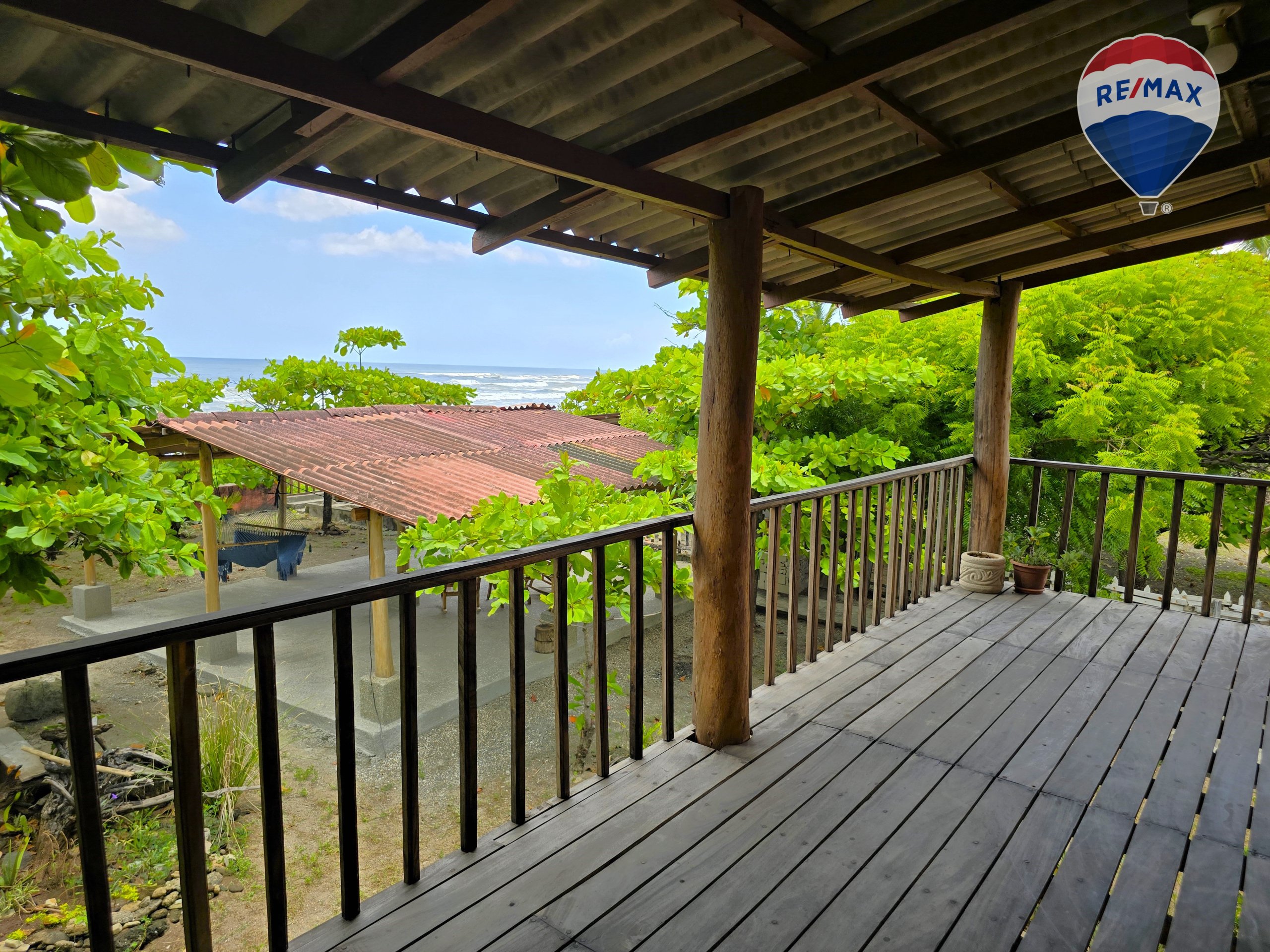 Stunning Two-Story Beachfront Retreat - Image 28