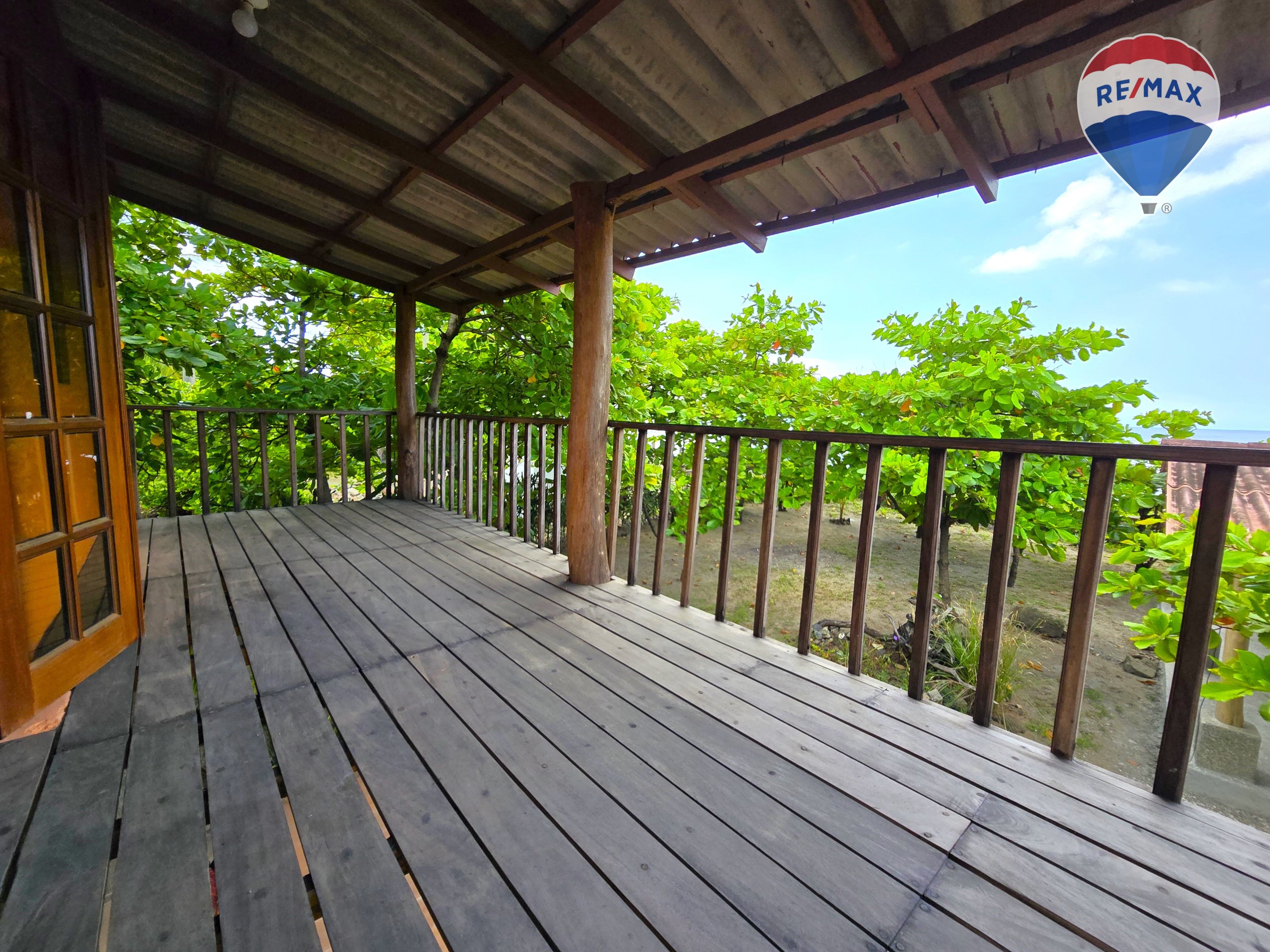 Stunning Two-Story Beachfront Retreat - Image 29