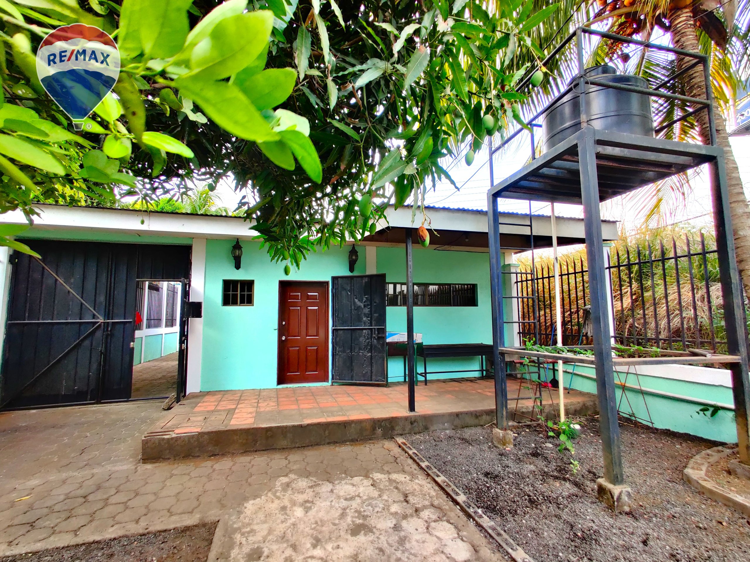 Two Story House With Commercial Property - Image 15