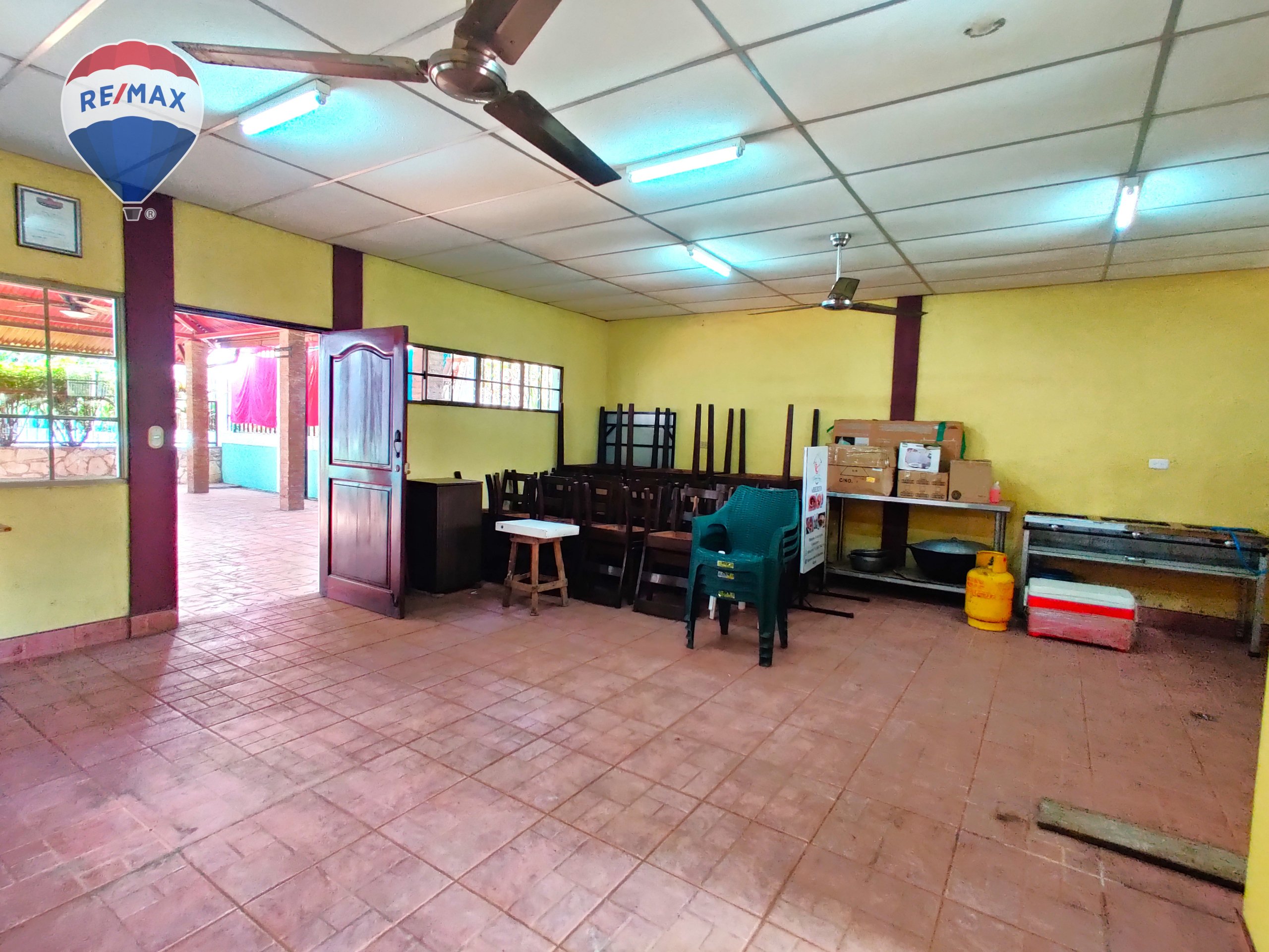 Two Story House With Commercial Property - Image 7