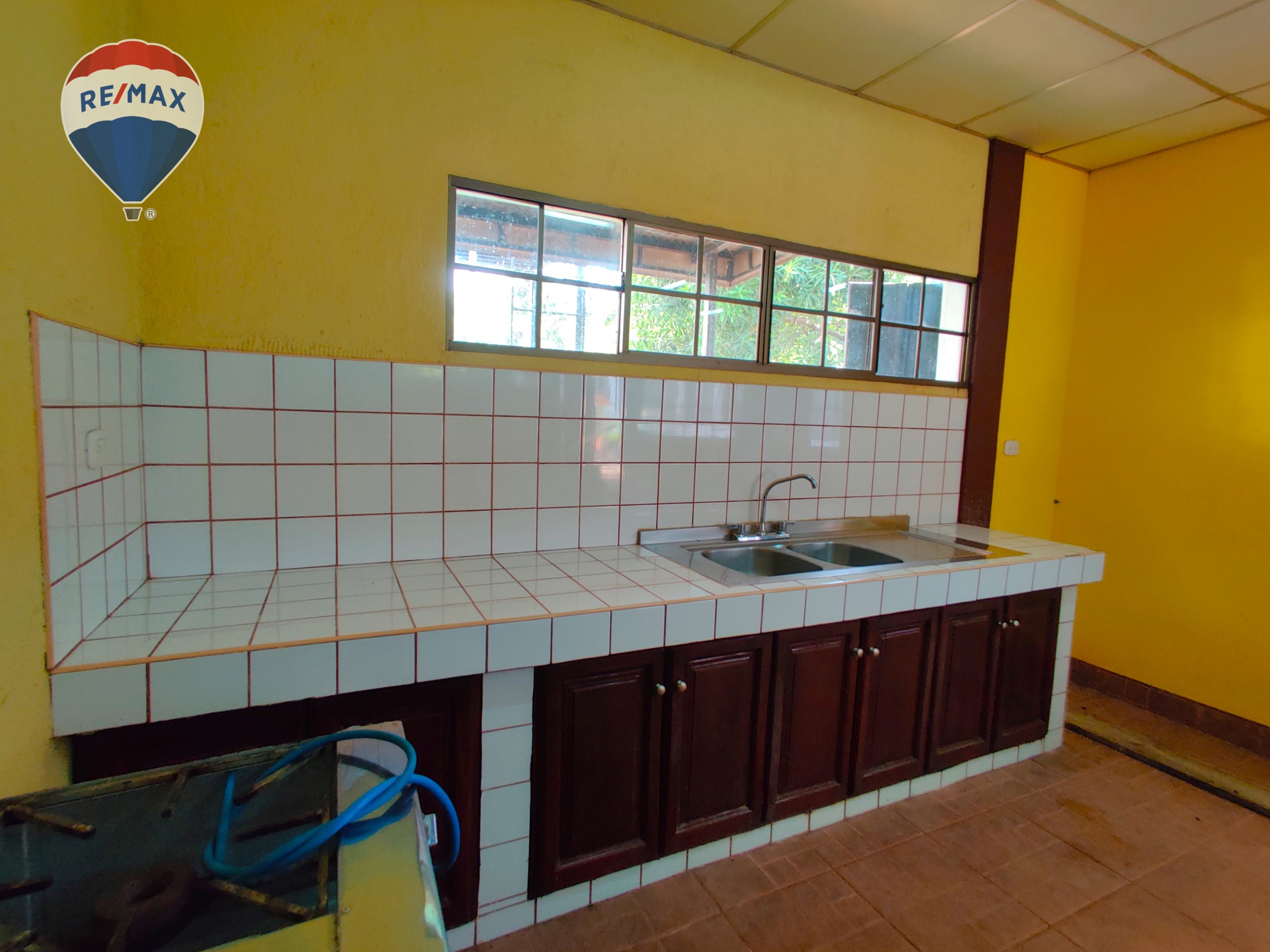 Two Story House With Commercial Property - Image 8