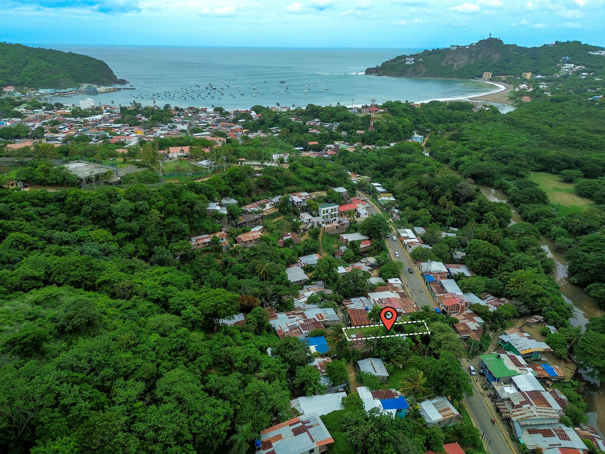 Central lot with Scenic Hill Views in San Juan del Sur - Image 4